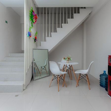 Urbanview Hotel Priority Samarinda By Reddoorz Esterno foto