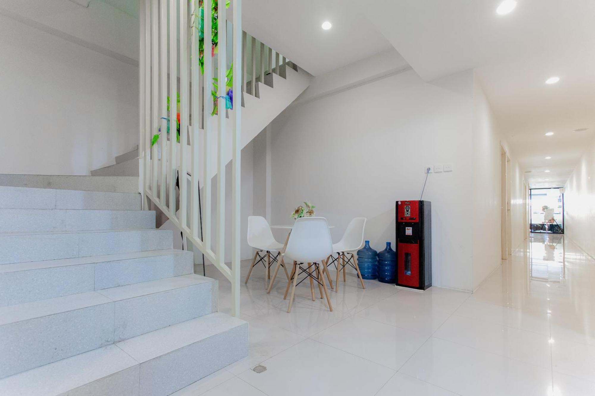 Urbanview Hotel Priority Samarinda By Reddoorz Esterno foto