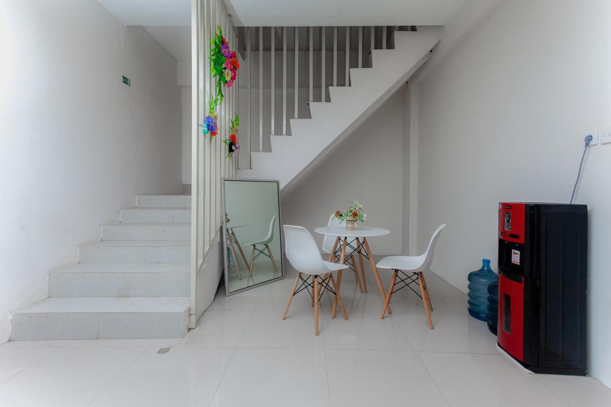 Urbanview Hotel Priority Samarinda By Reddoorz Esterno foto