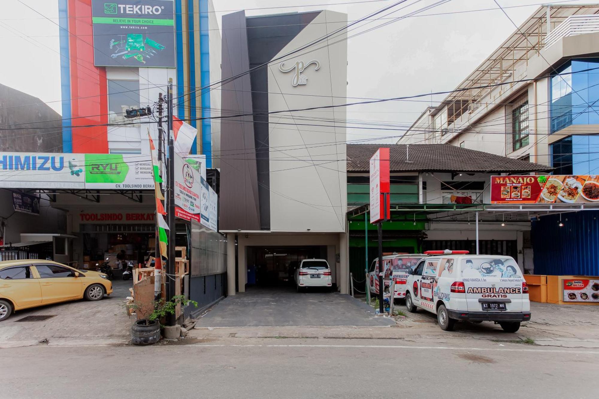 Urbanview Hotel Priority Samarinda By Reddoorz Esterno foto